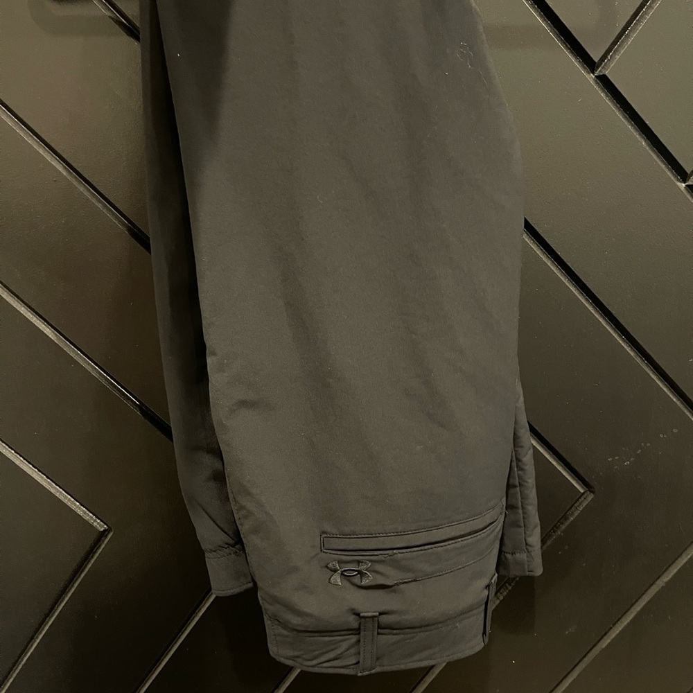 These pants have been tried on once and I am selling as they do not fit me.
